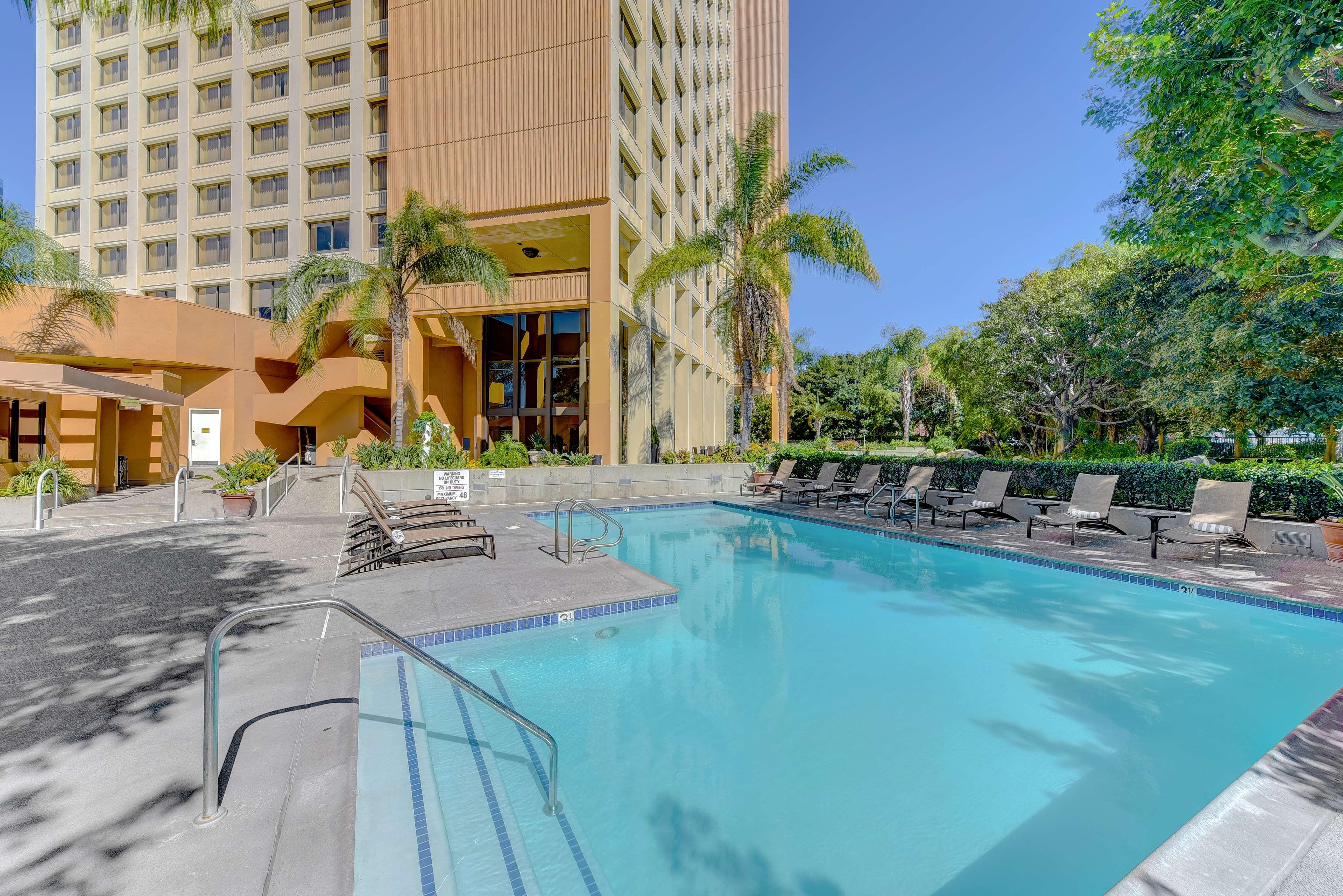 Hotel Fera Anaheim, A Doubletree By Hilton Orange Exterior photo