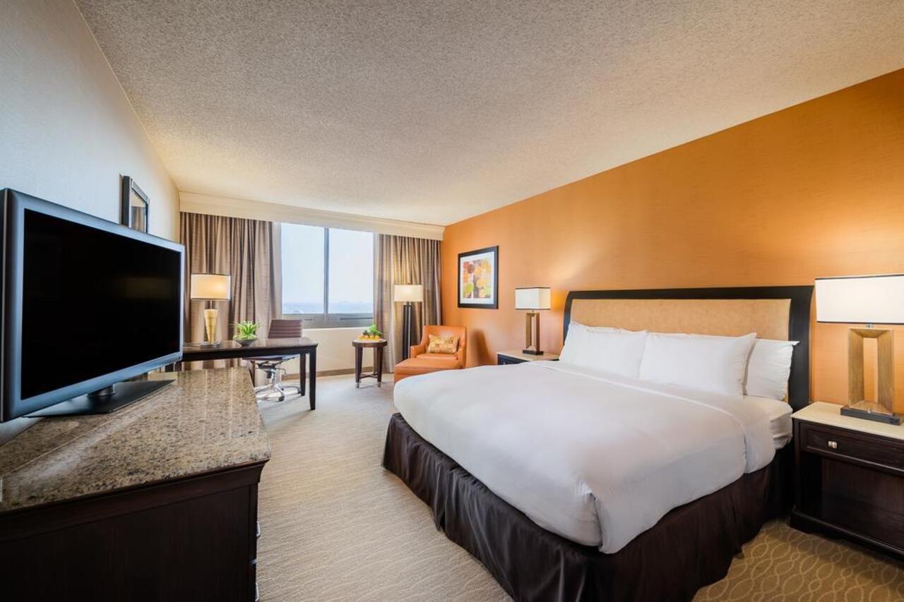 Hotel Fera Anaheim, A Doubletree By Hilton Orange Exterior photo