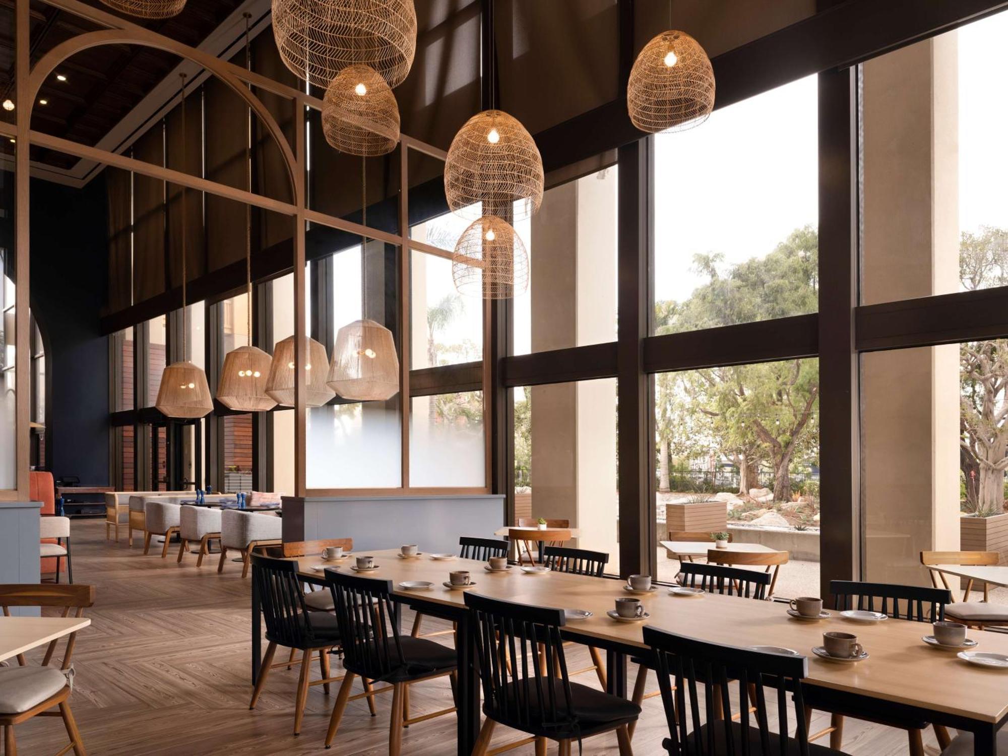 Hotel Fera Anaheim, A Doubletree By Hilton Orange Exterior photo